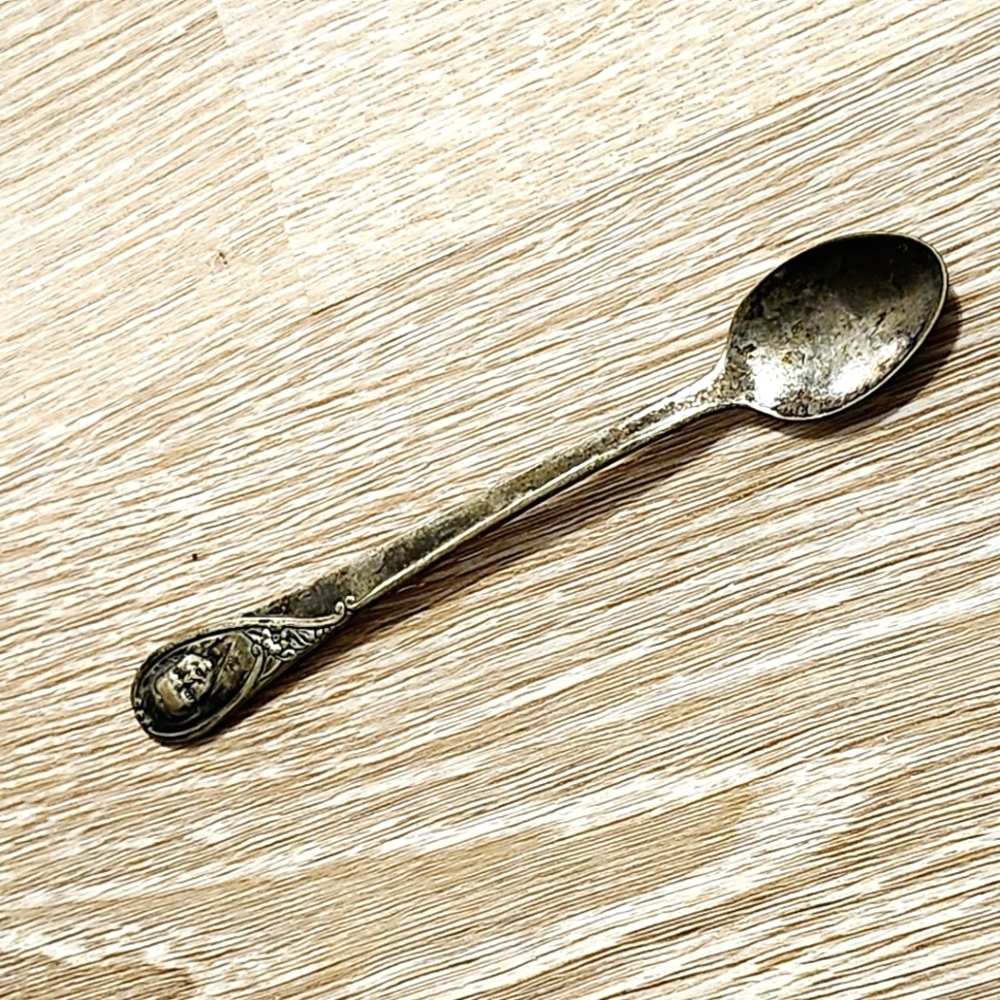 VINTAGE GERBER BABY SPOON WINTHORP SILVER PLATE 5½"